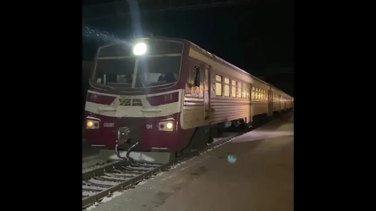 🇺🇦Graphic War🔥Sumy Train Evacuation Families go to Escape Russian War Lviv, Ukraine #Shorts