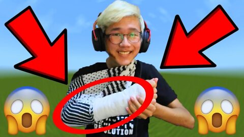 Playing Minecraft using only ONE HAND!