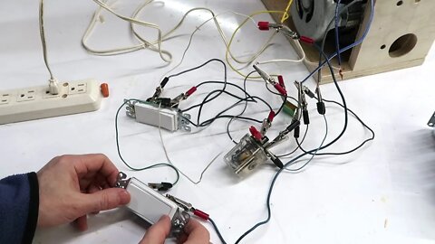 Induction motor NVR switch and starting circuit