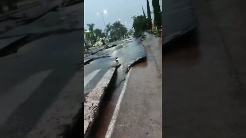 Chuvas Forte causa Destruição na AV Rondon Pacheco!