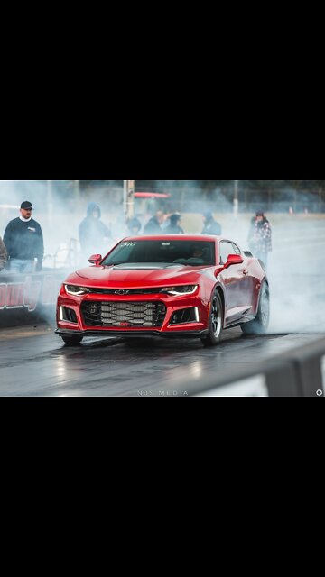 Camaro ZL1 9.2 pass at Cecil County dragway . Big burnout.