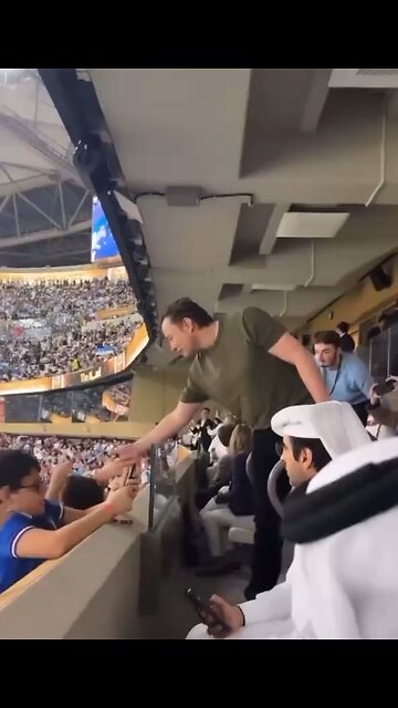 Elon MASK…. It’s not a necklace folks! 🔥