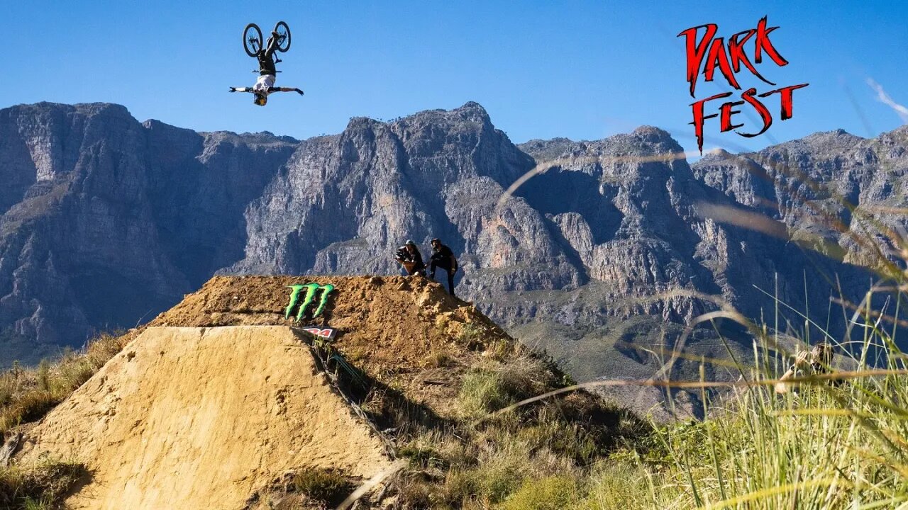 DARKFEST 2022 - Big Tricks and the Girls Hit the Worlds Biggest Jumps!