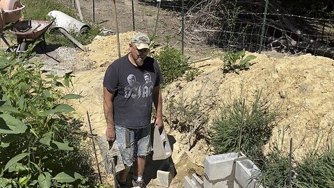 Little Workout 🏋️‍♀️ #ChamberlinFamilyFarms #workout #masonry #construction