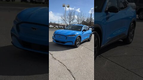 Okay, this 2023 Ford Mustang Mach-E in Grabber Blue is 🔥