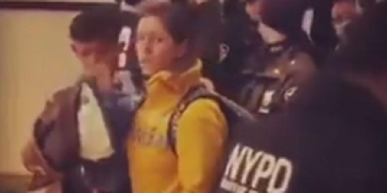 FLASHBACK: CHILD IS DENIED FOOD AND POLICE KICK HIM OUT OF THE RESTAURANT BECAUSE HE'S UNVACCINATED!