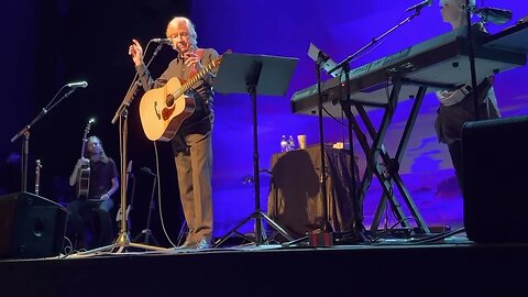 Justin Hayward tells a story of the UK #moodyblues
