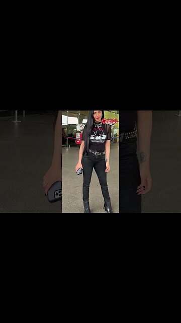 Shruti Haasan Stylish Looks At Airport🔥📸✈️