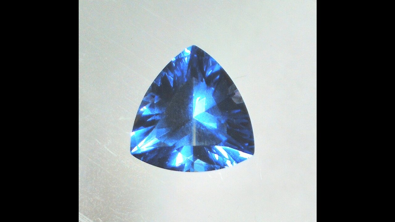 YAG Tanzanite Imitation Trillion