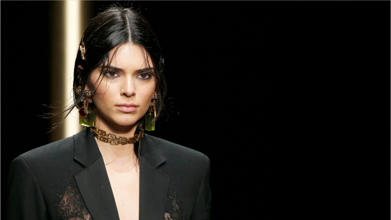 Gigi Hadid, Kendall Jenner: Bangs For Versace