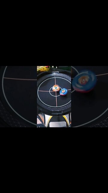 qual o melhor dos dois?? #batalhadebeyblade #beybladeburst #beyblade