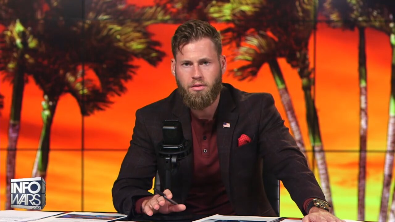 WAR ROOM (Full Show) Thursday - 8/18/22