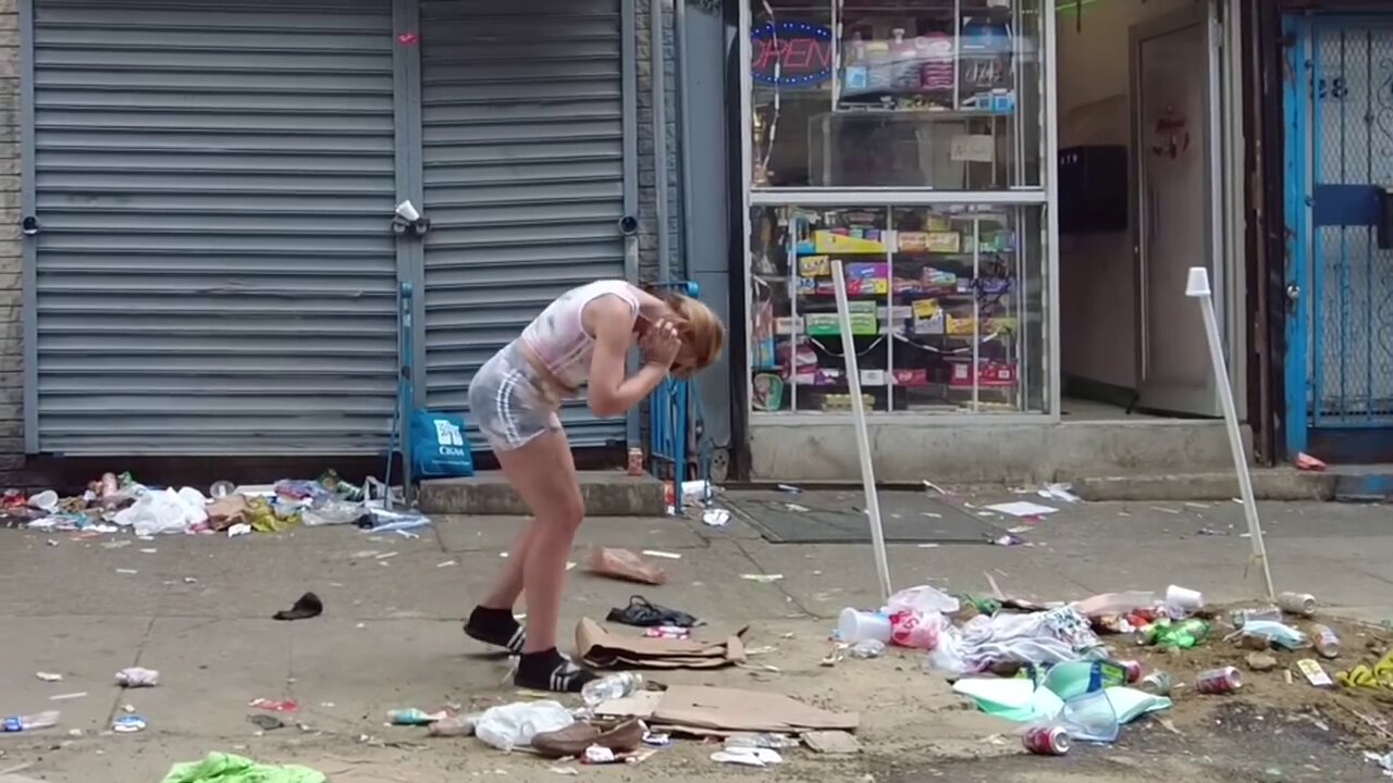 Straßen von Philadelphia, Kensington Avenue, was an diesem Tag passiert ist, August 2021.