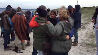 SOUTH AFRICA - Cape Town - The community gathered at Witsand Beach to commemorate the life of a murdered 38 year old man (Video) (Mrh)