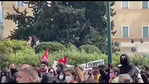 Manifestação na Grécia após catástrofe ferroviária resulta em tumultos