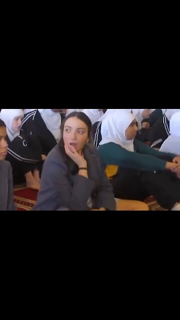 School In Brisbane, Australia Takes Kids On A Field Trip To A Mosque And They Don't Look Enthused