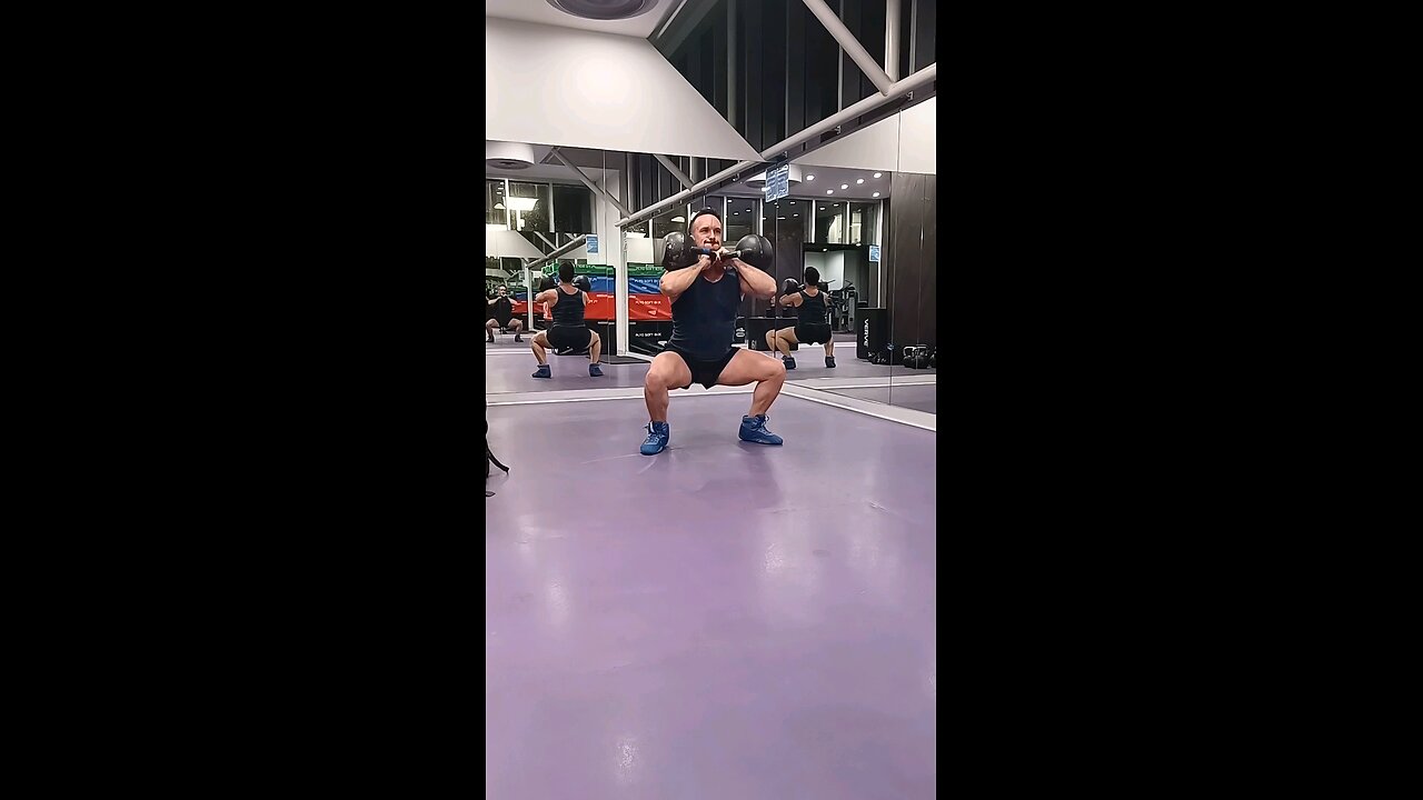 2-Kettlebell Front Squat (3)