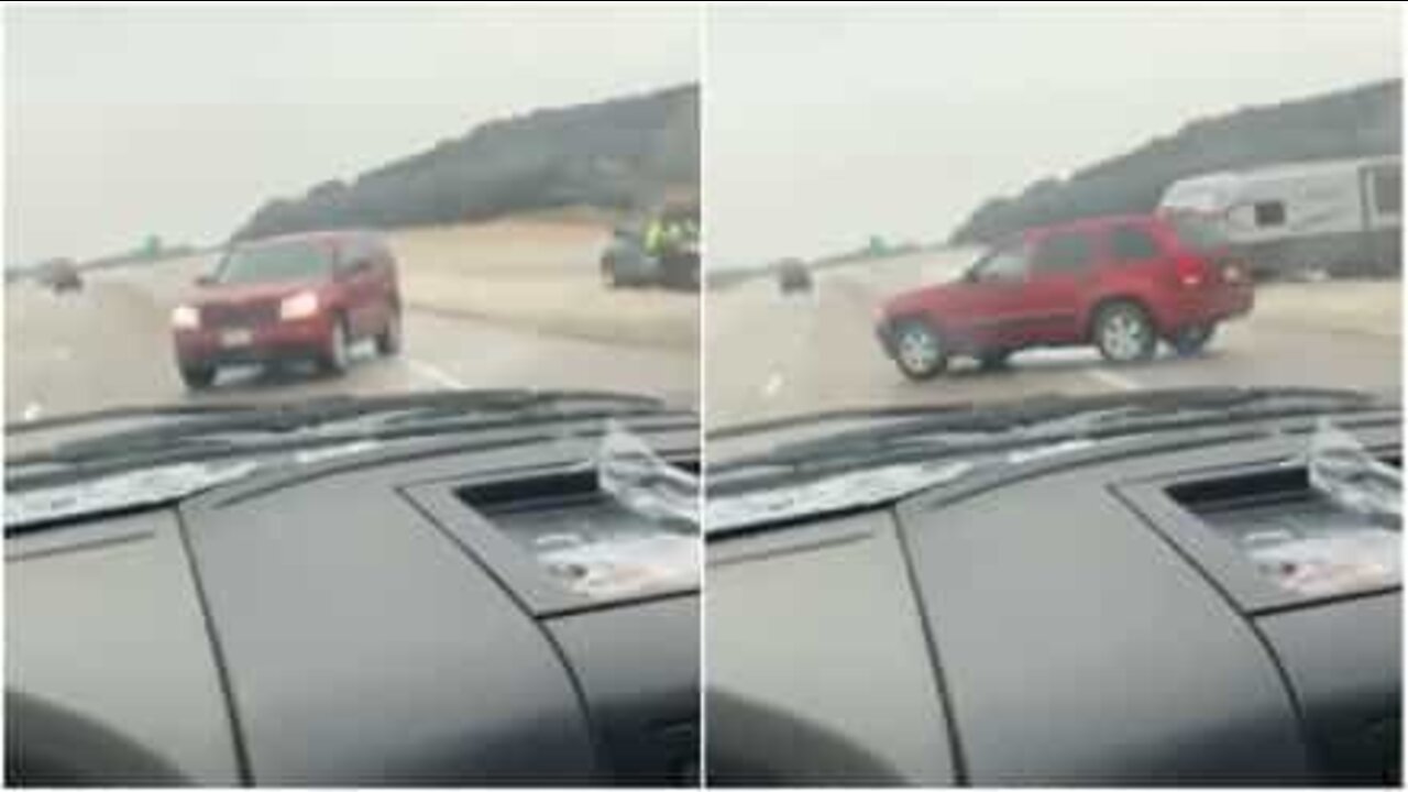 빙판에서 미끄러진 차