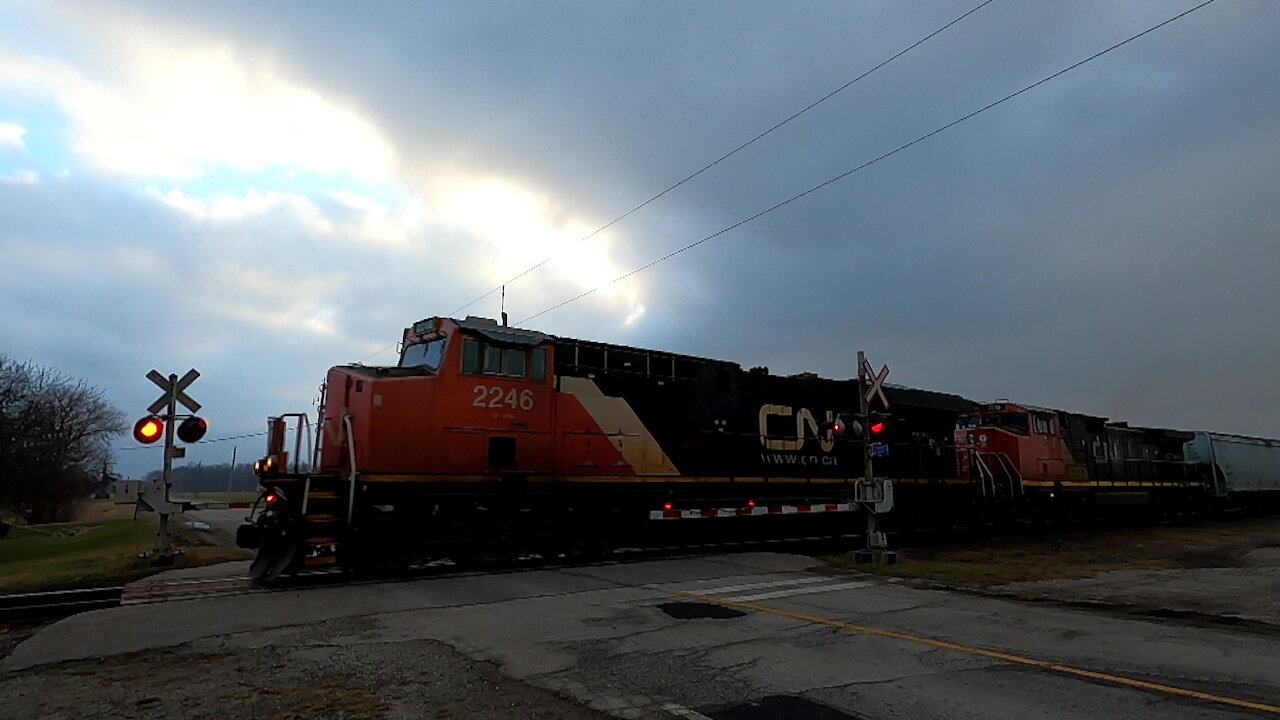 CN 2246 & CN 2519 Engines Hopper & Autoracks Eastbound Train At Mandaumin