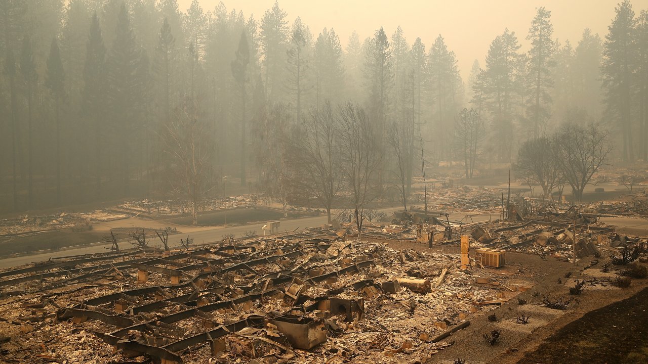 Firefighters Fully Contain California's Camp Fire