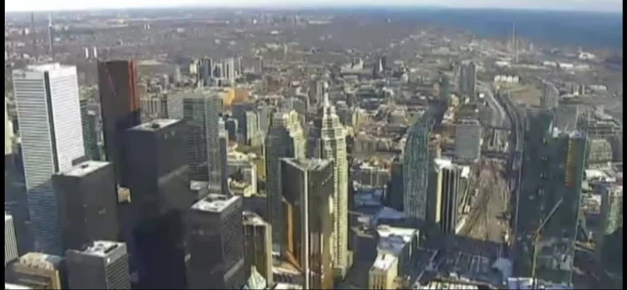 Meteor flies over New York