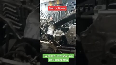 Moto a Diesel - Soldando Extensão do Eixo da Balança 05a