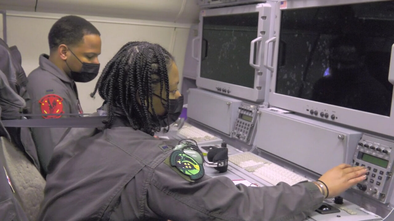 Video of JSTARS all-African American flight crew makes history