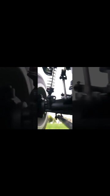 Onboard action LOSI LMT