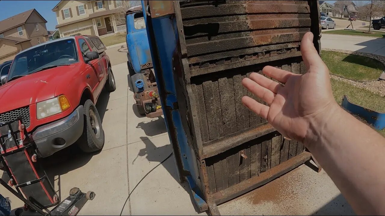 Soooo Much Rust!!! Bed Removal on 1964 M-677 FC Jeep