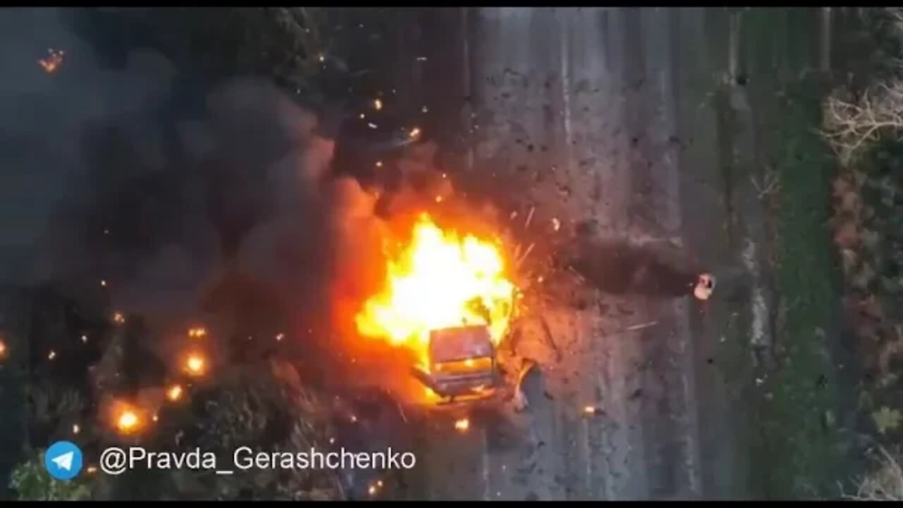 Russia Ukraine War: Ukrainian BTR-4 destroys Russian armored vehicles #shorts