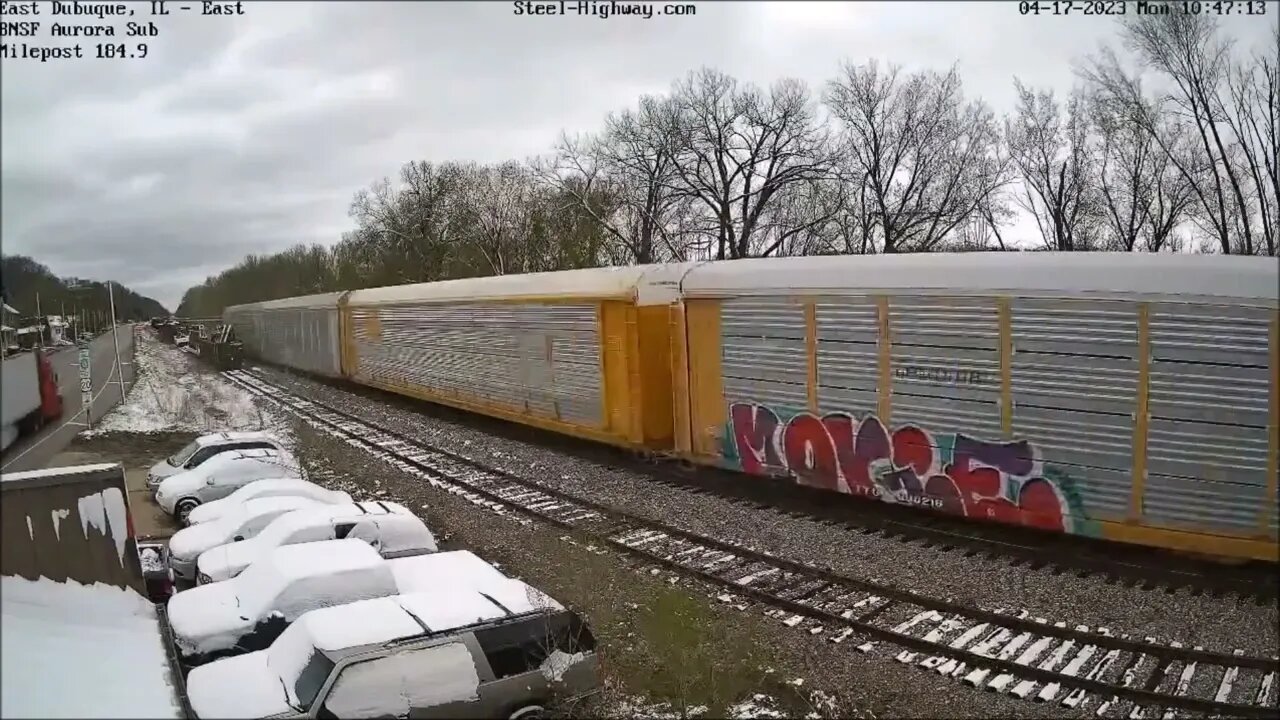 H1 Leading WB Manifest at East Dubuque, IL on April 17, 2023