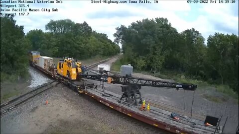 NB UP Crane at Mills Tower in Iowa Falls, IA on September 9, 2022 #steelhighway