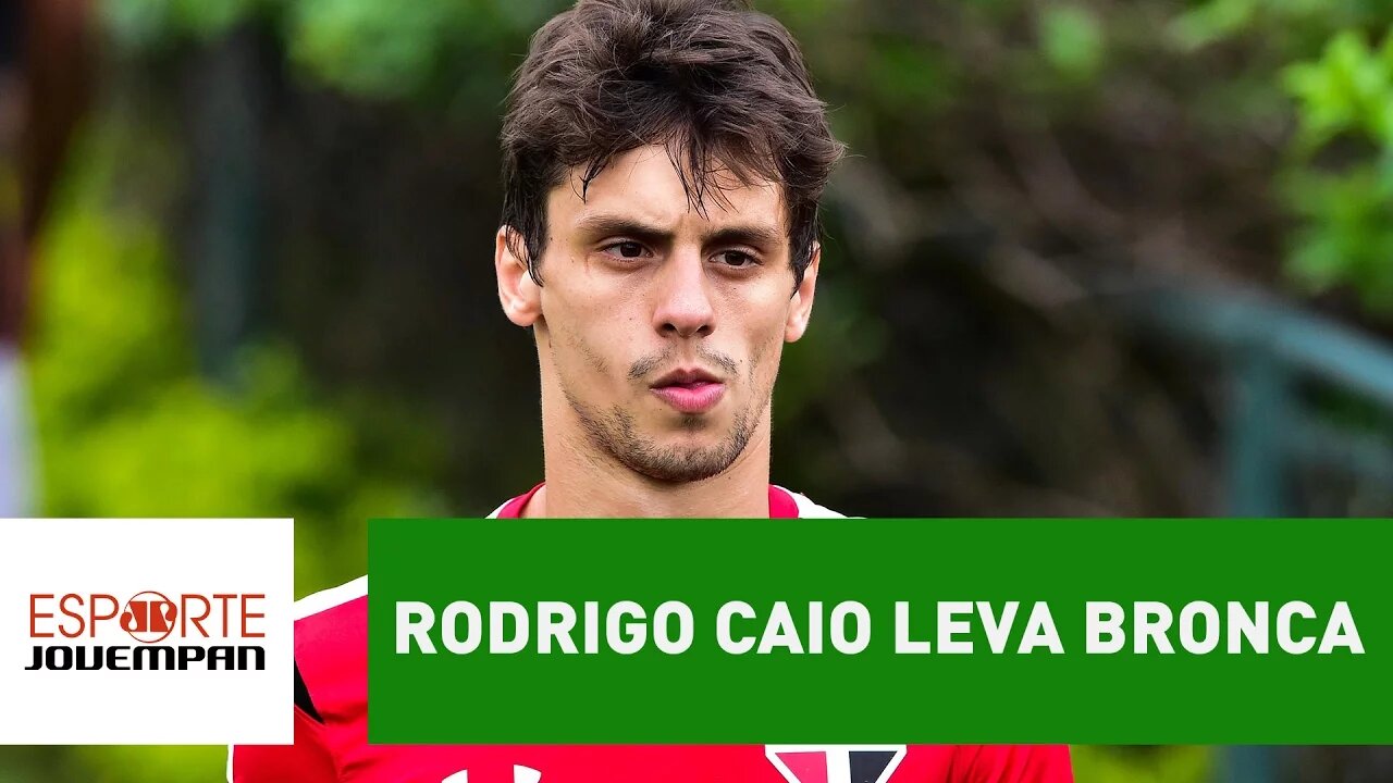 Rodrigo Caio leva bronca por fair play e se decepciona com SPFC