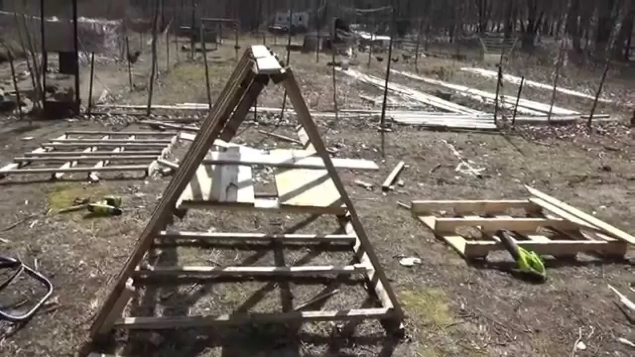 Building A Tiny Chicken House On Wheels Out Of Free Pallets