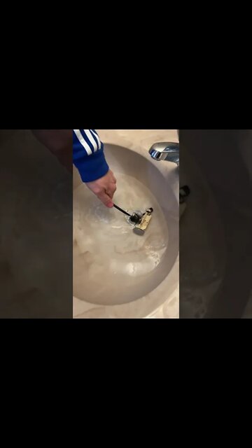 GENIUS Way To UN-CLOG Sinks