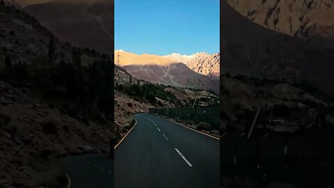 A Beautiful Mountain range #youtube #viral#ytshorts #beautiful #mountains #db world #ladakh #vally