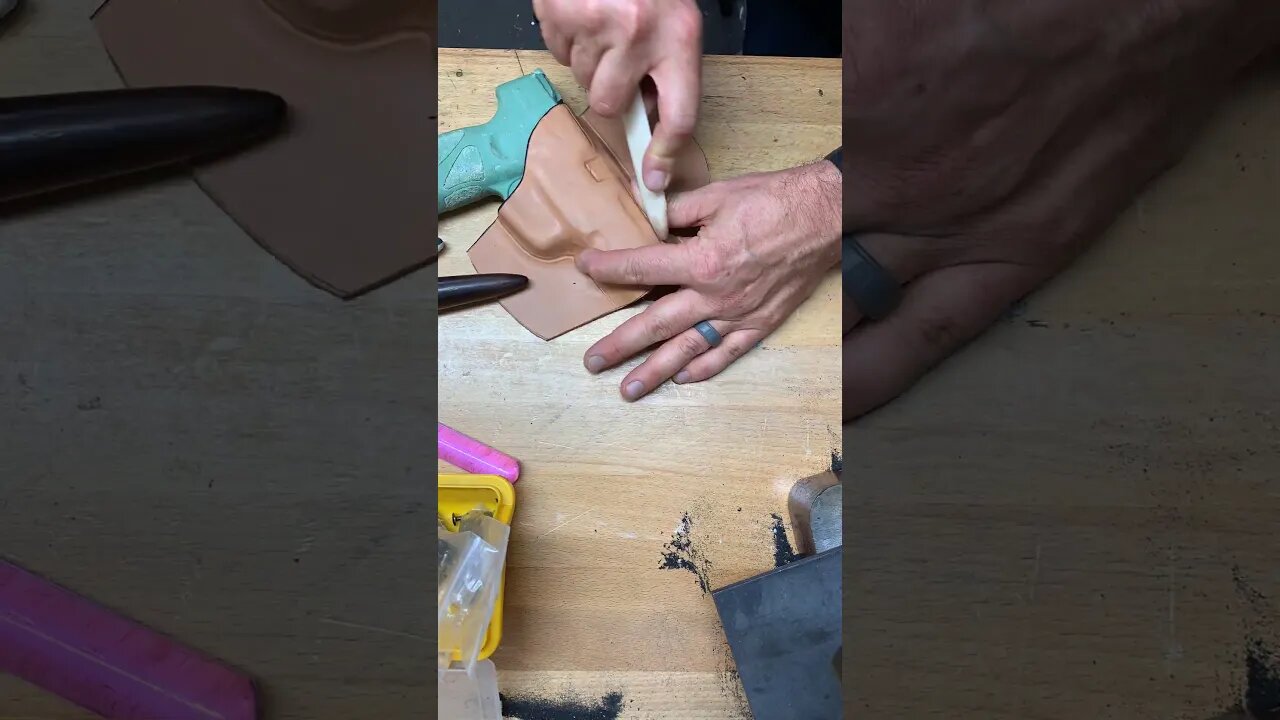 Timelapse- Molding the Taurus PT111 G2 #customholster #timelapse #bespokeleather #customleatherwork