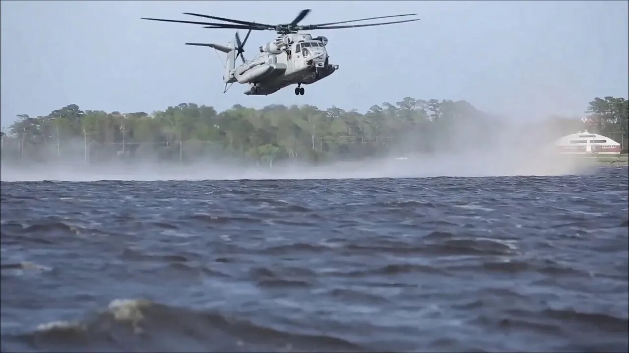 Marines from 2nd Recon Bn Conduct Helocast and Parachute Training