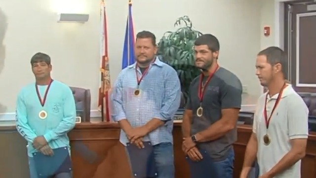 Men awarded citizen hearoes medals