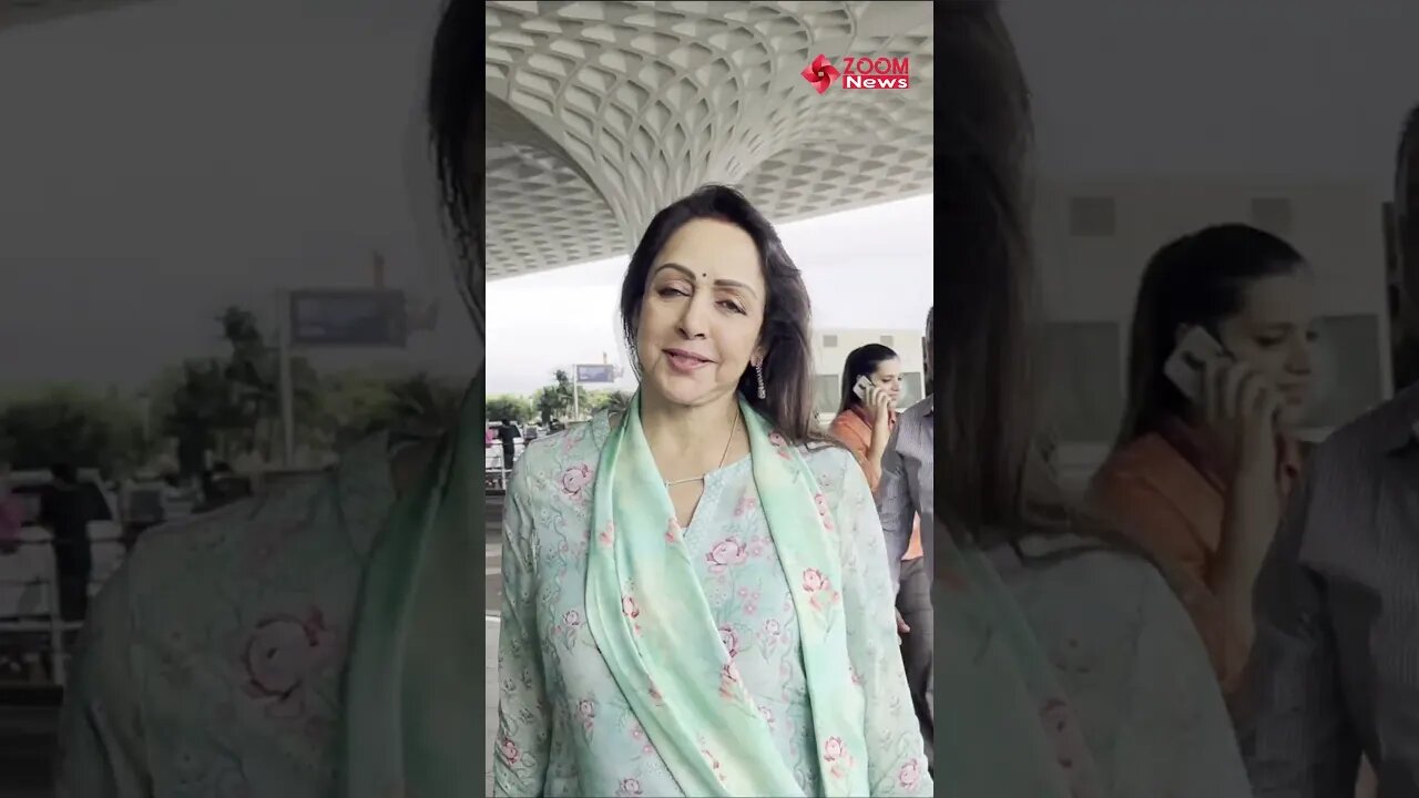 Dream girl 👧 Hema Malini In Simple Look at the airport 😍🔥📸✈️ #shorts