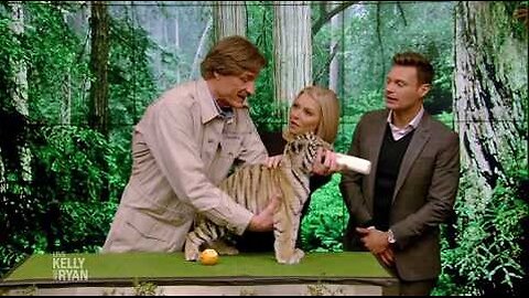 Tiger Cub Bonded with French Bulldog, and More Animals with Peter Gros
