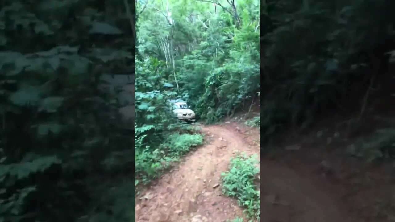 CAPOTA MAS NAO BRECA #offroad #trilha #4x4 #moc #mg #acelerando #cachoeira #meme #viralvideo #shorts