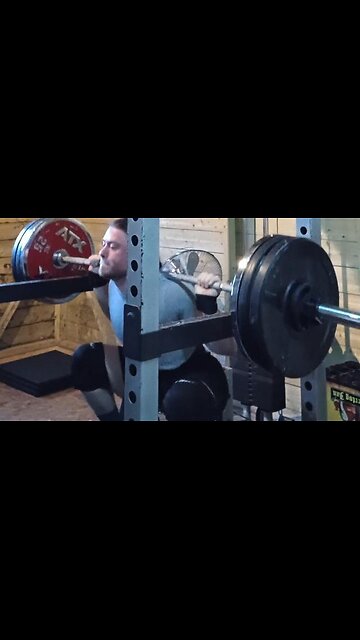 High-Bar Squatting deep in to the pits of HELL. Easy 142.5 Kgs x 5