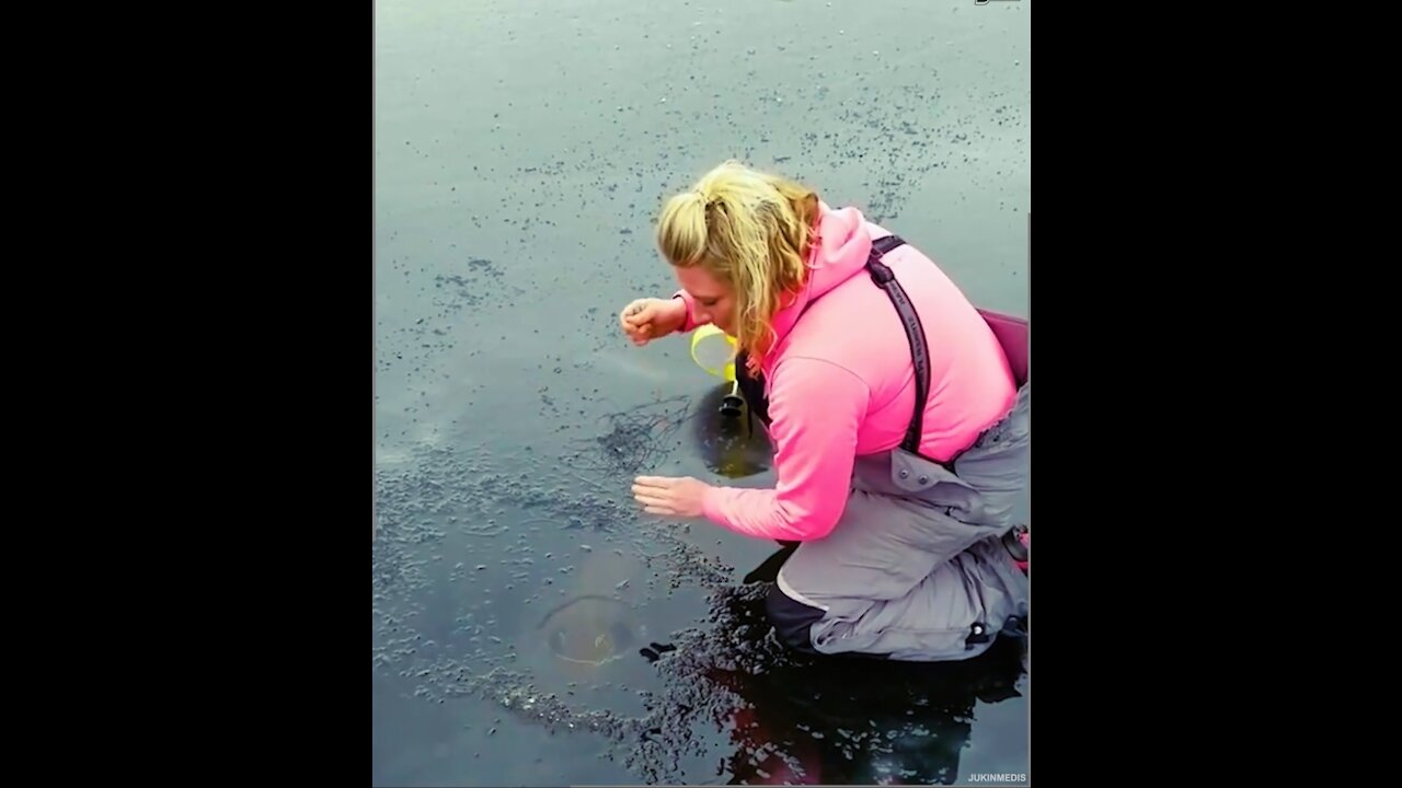 Fishing on Iced Lake get big fish