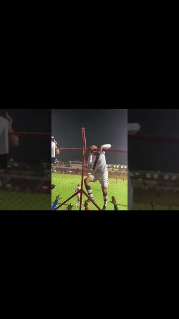 Jogadores comemorando com a torcida Vasco 2x1 Capital - Copinha 2023