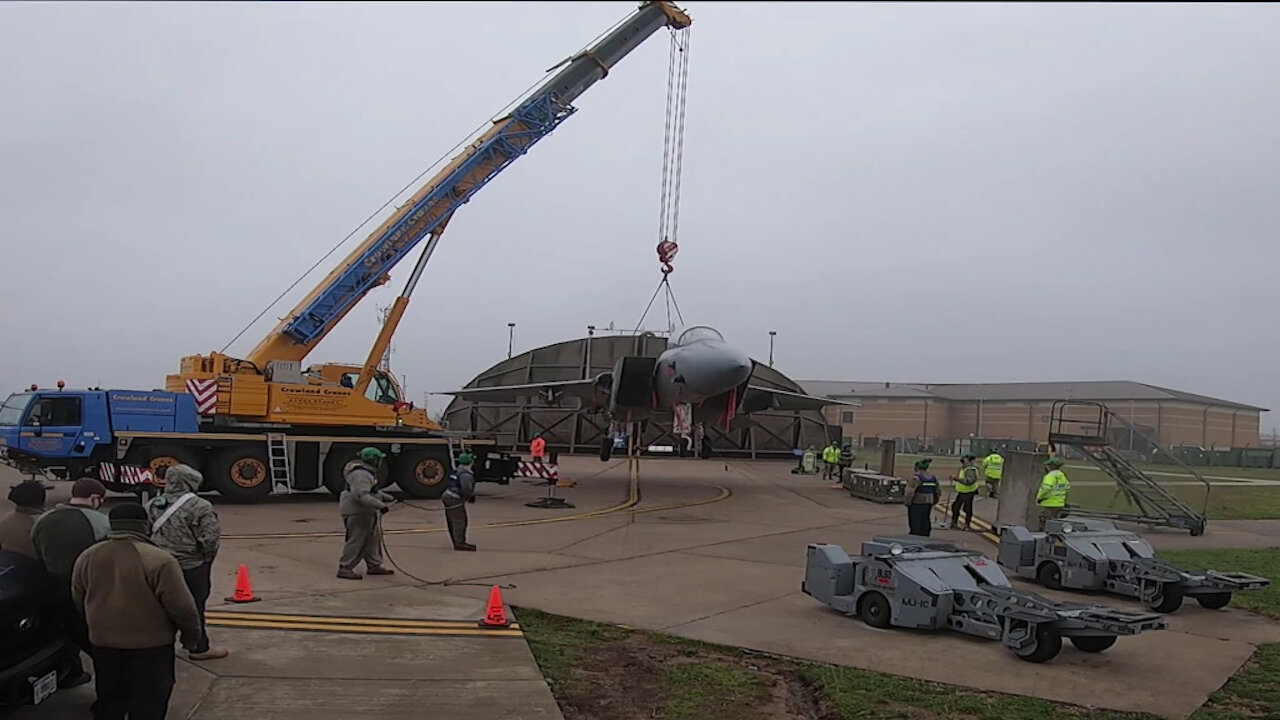 48th EMS aircraft lift training