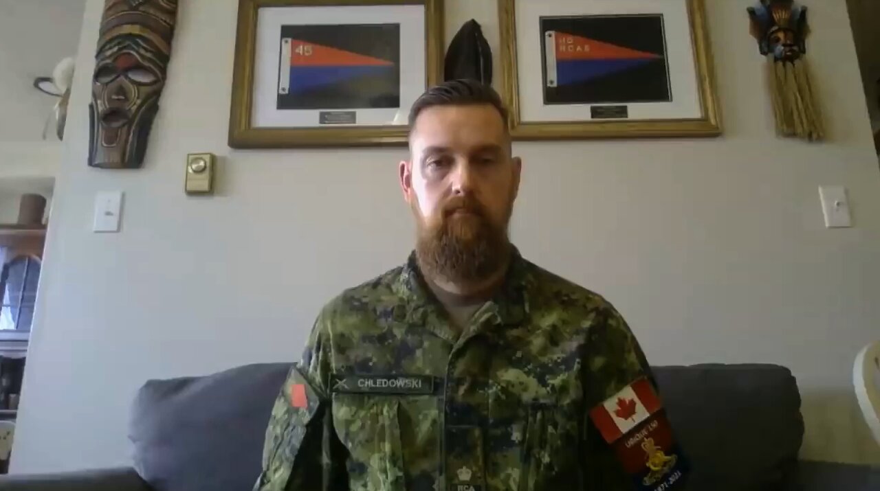 Le major de l'Armée canadienne Stephen Chledowski dénonce la tyrannie au Canada