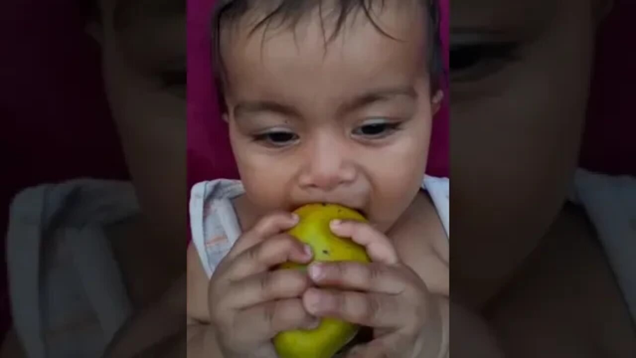 Anaya Eating Mango😘🍎🍊🍌🍉🍇🍒🍍#shorts #youtubeshorts #akrfamilyvlogs