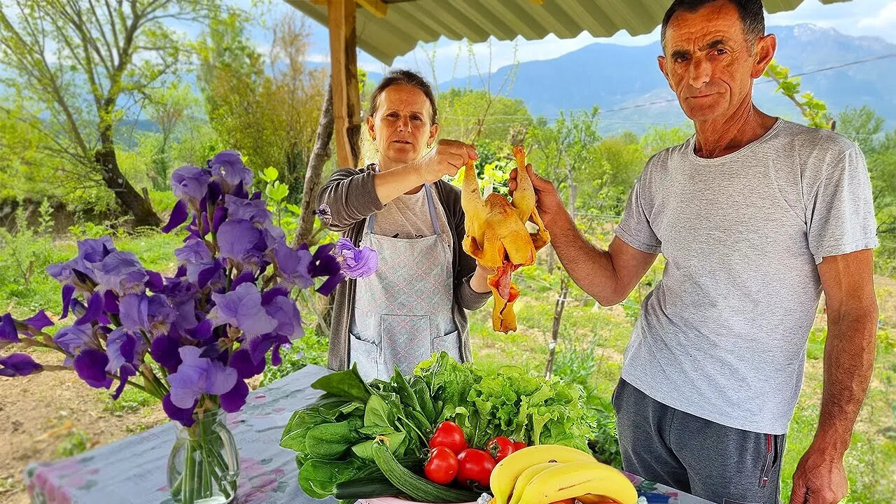 Gosti për Bajram: Pulë Fshati me Qull Misri, Çorbë me Mëlçi dhe Cheesecake me Luleshtrydhe!