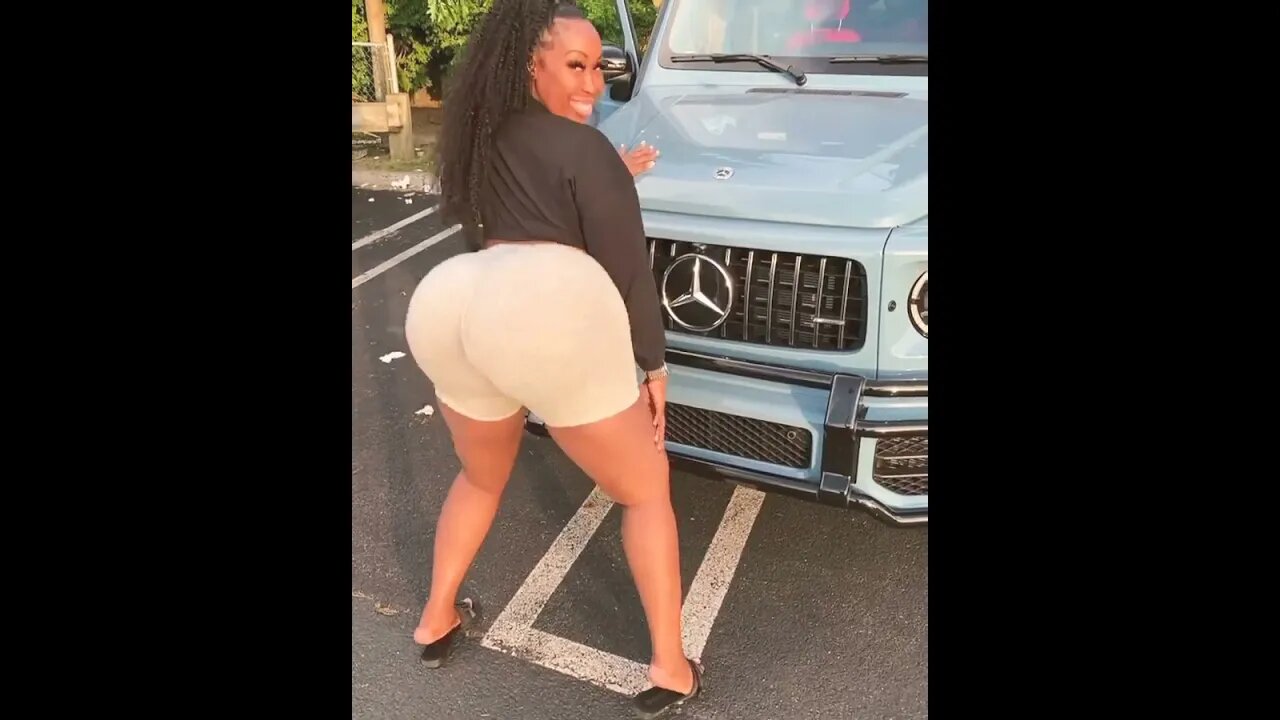 Inceesable Curvy 🍑🍑 TikTok Insta model: @zmeenaorr #short #24